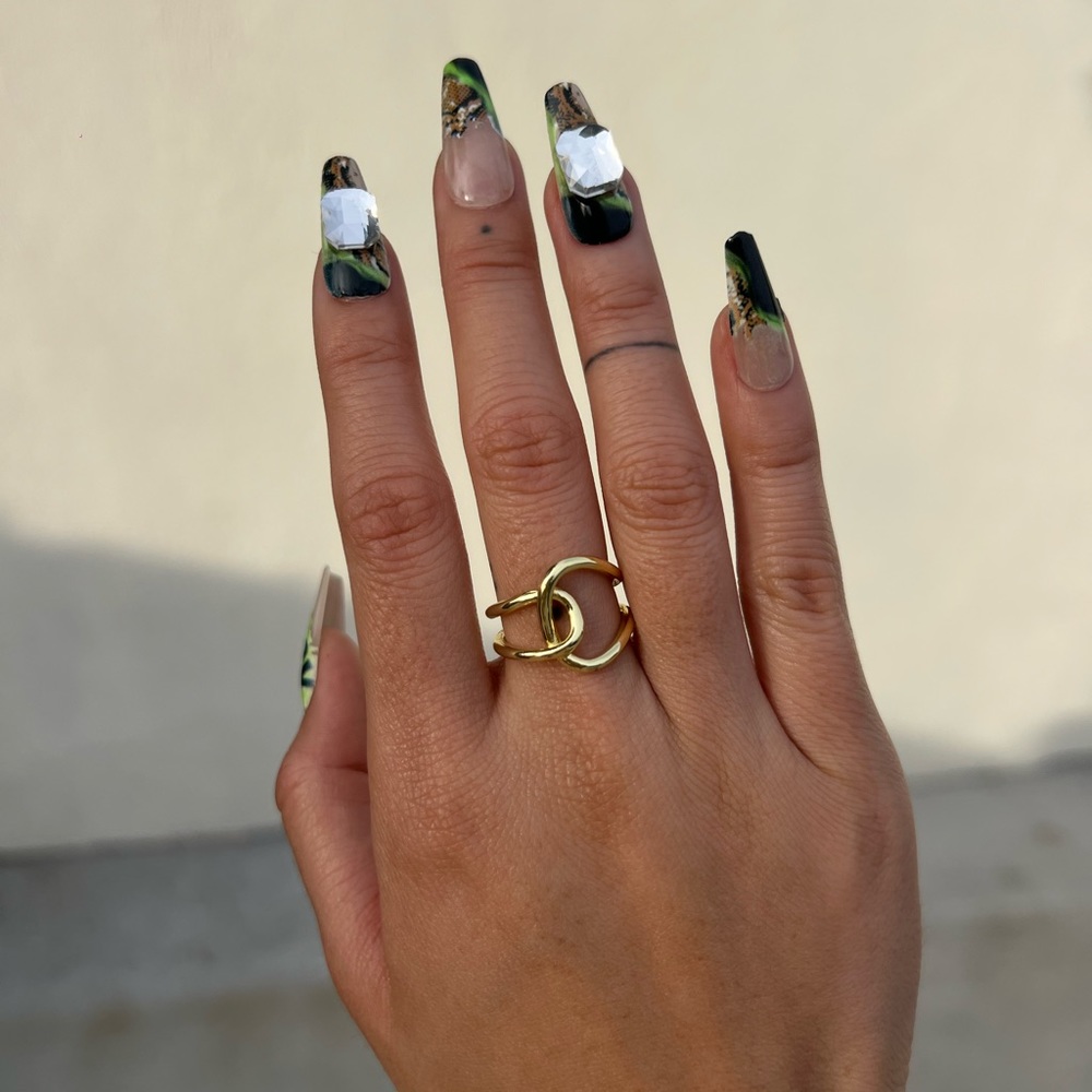 Twisted Ring - Picture 2 of 2